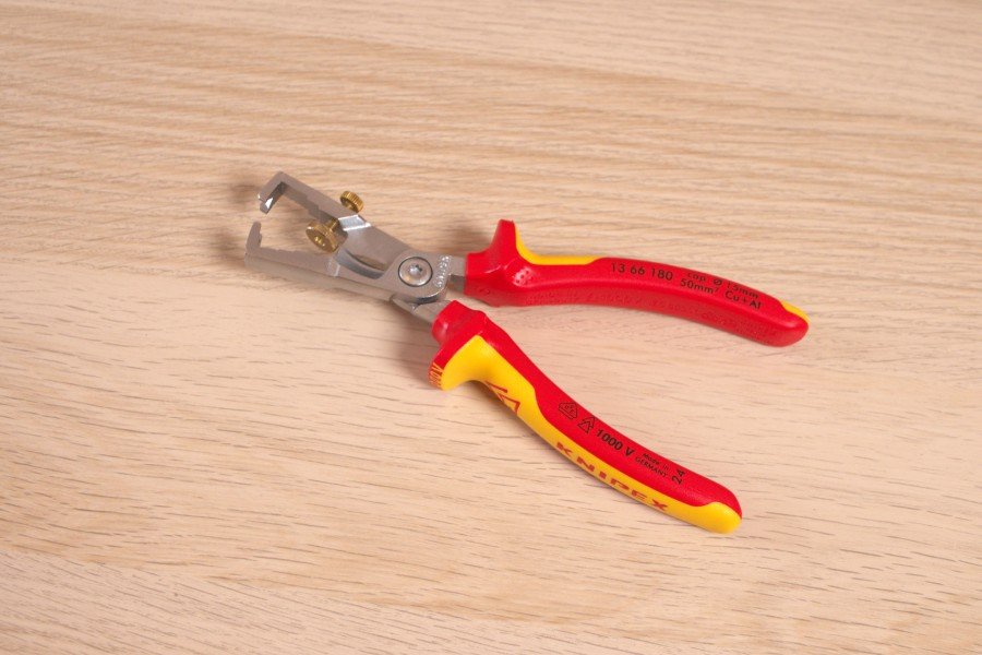 Knipex StriX